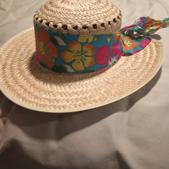 Hat - Picture 3 of 6